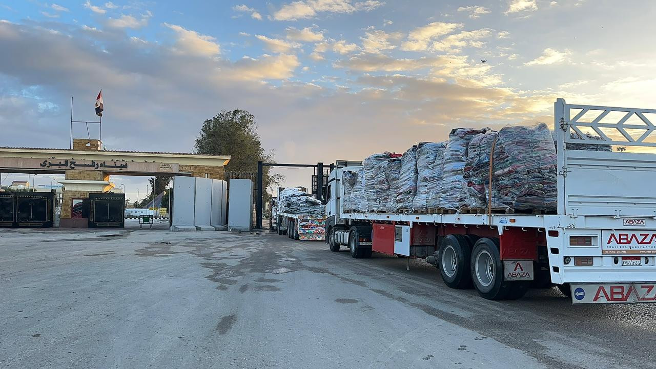 الهلال الأحمر: قافلة 