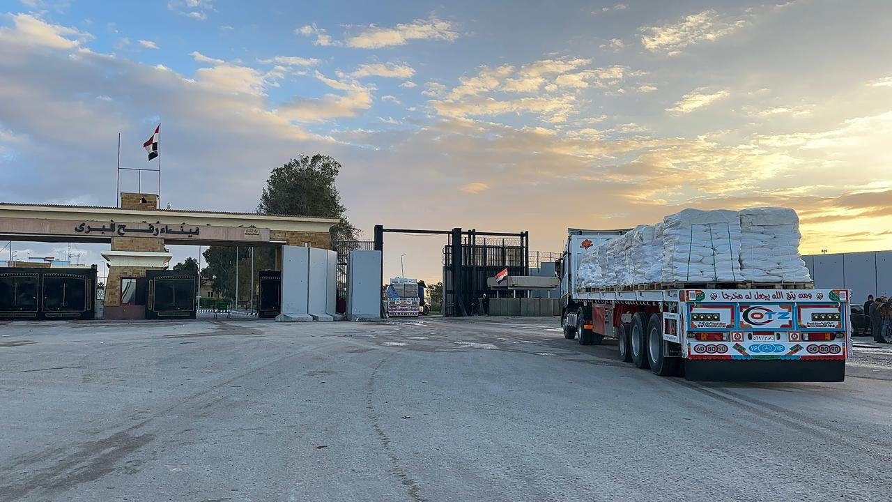 الهلال الأحمر: قافلة 