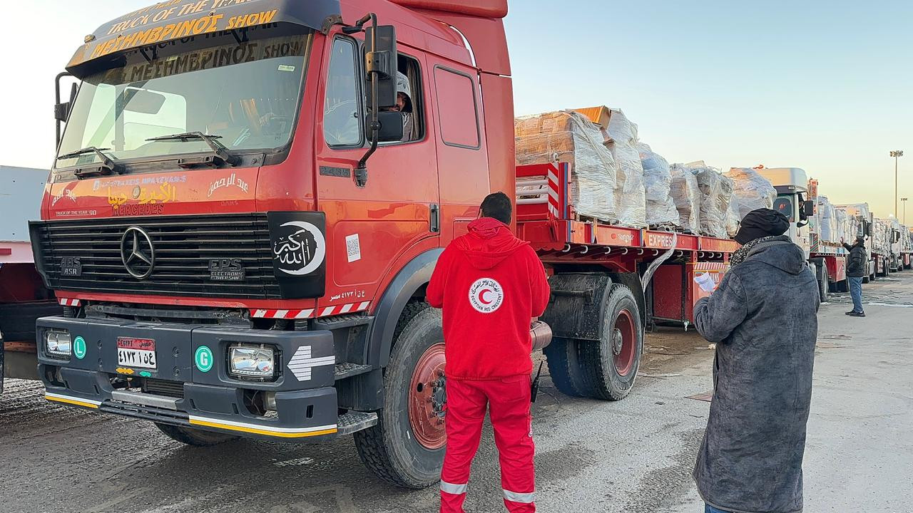 الهلال الأحمر: قافلة 