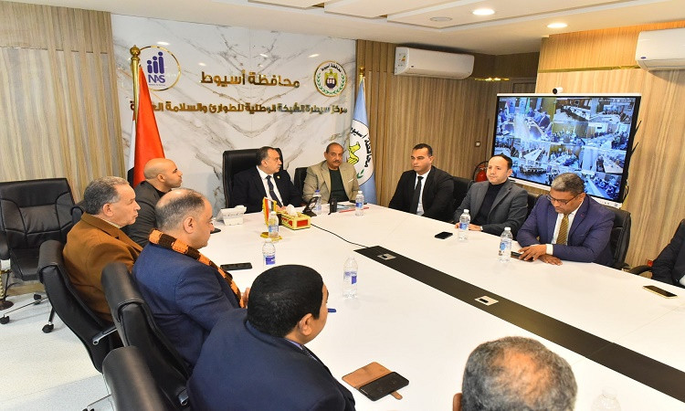 فتح لجان اليوم الأول لجولة الإعادة في الدوائر الثلاث في موعدها  (5)