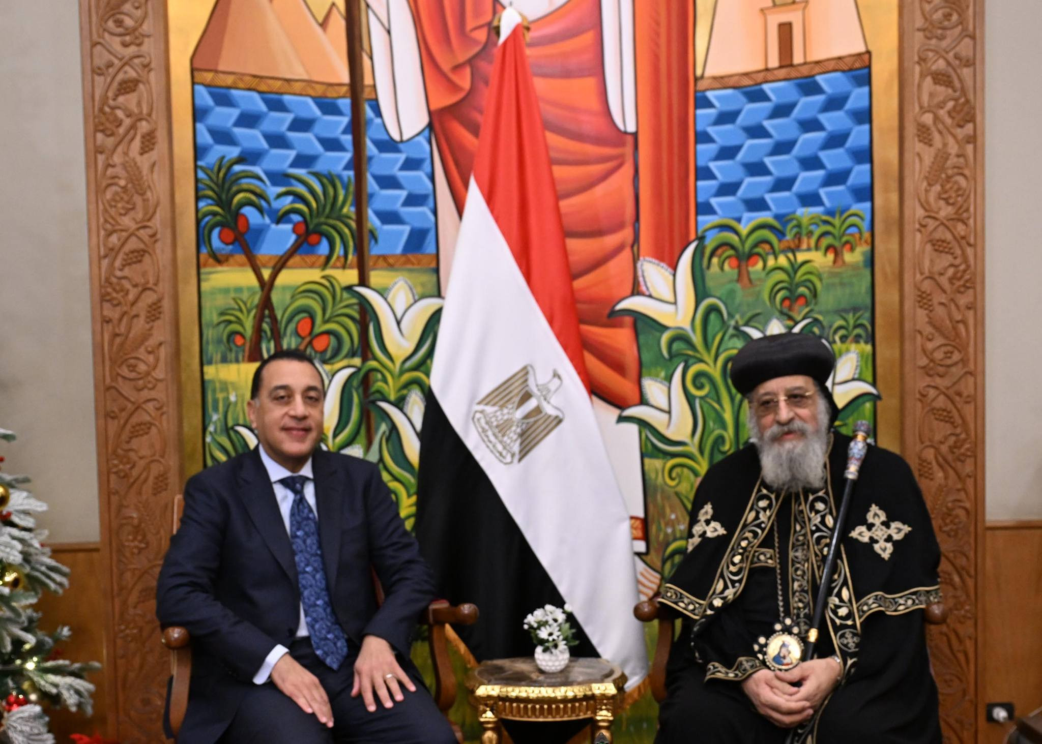 رئيس الوزراء يهنئ قداسة البابا