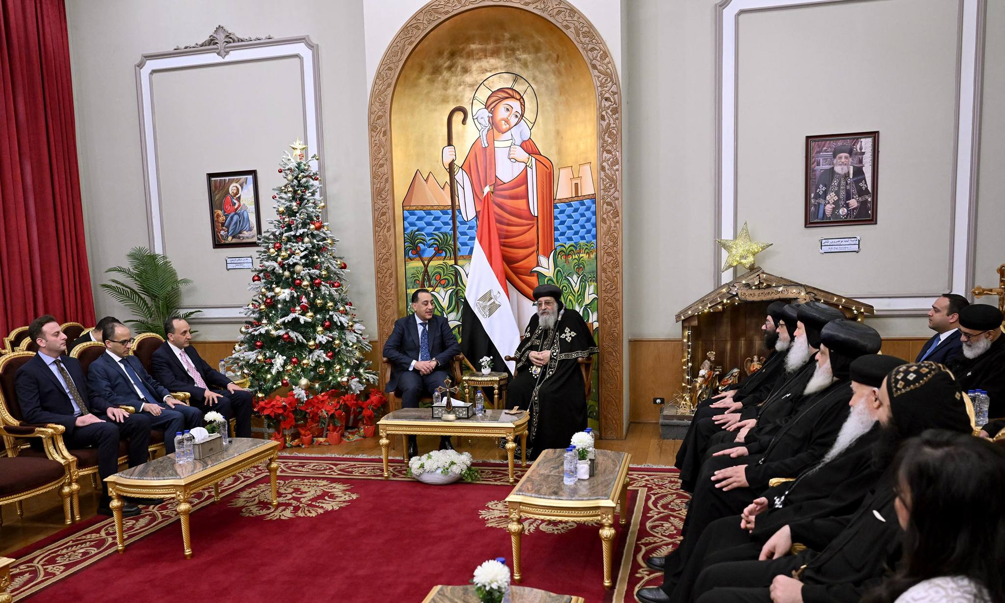 رئيس الوزراء يهنئ قداسة البابا