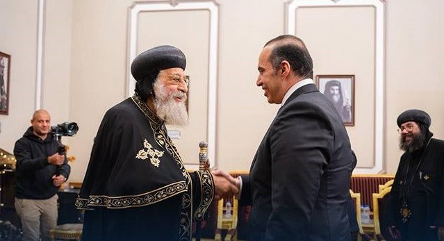 البابا وفوزي