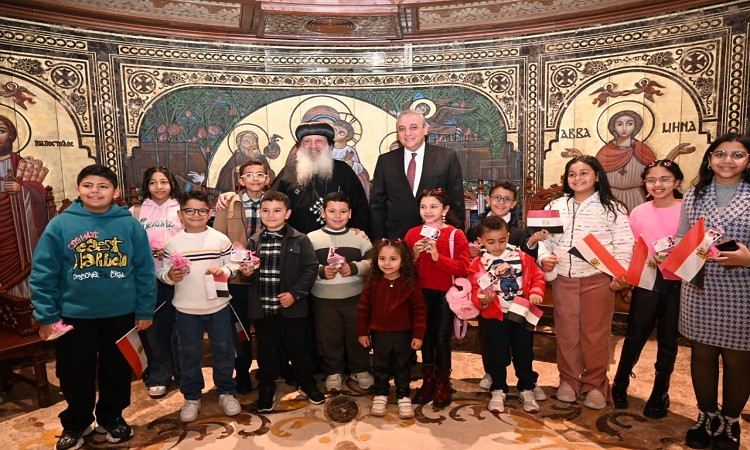 محافظ الغربية يزور كنائس طنطا لتقديم التهنئة بعيد الميلاد المجيد