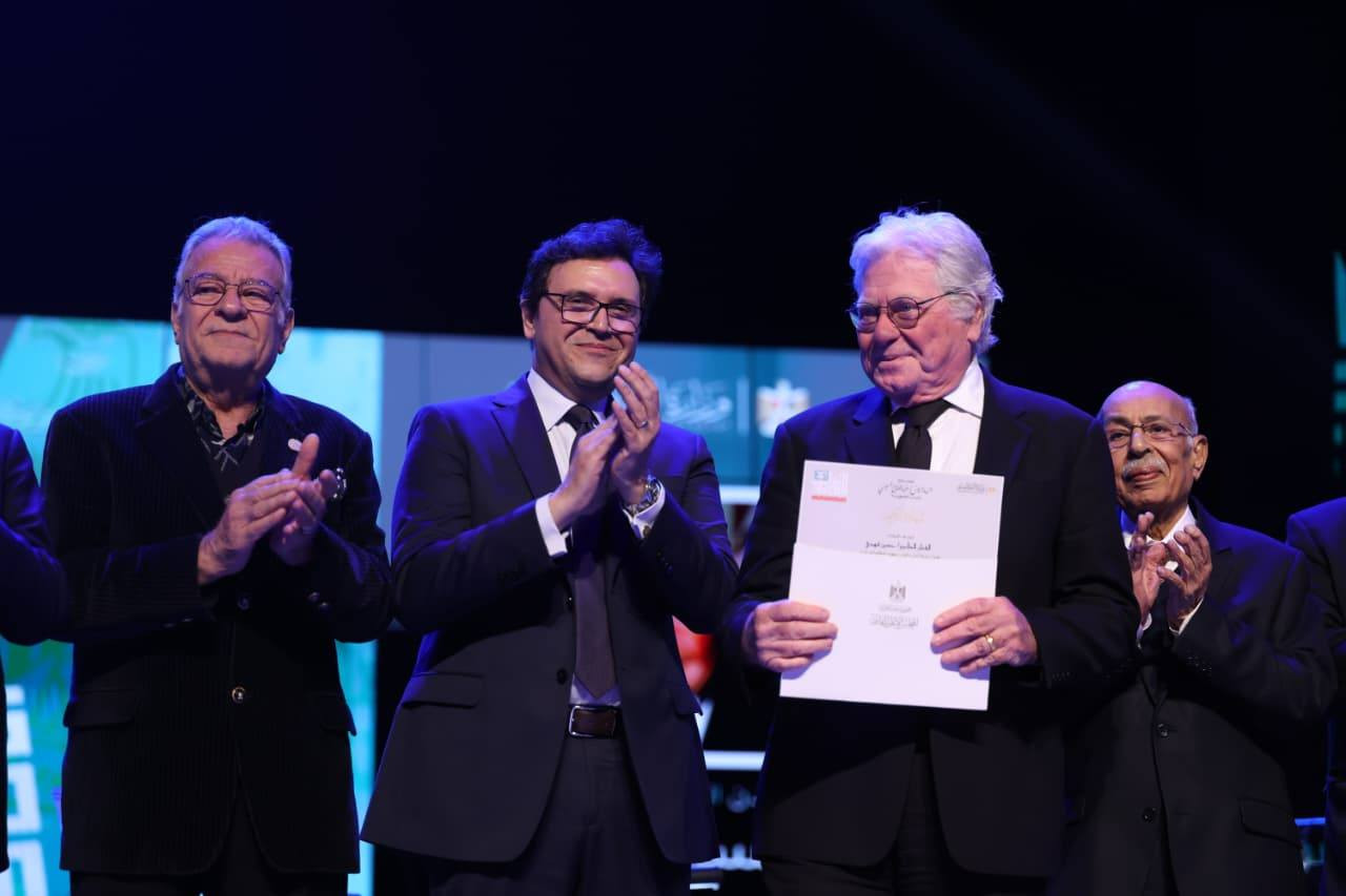 تكريم فنانين