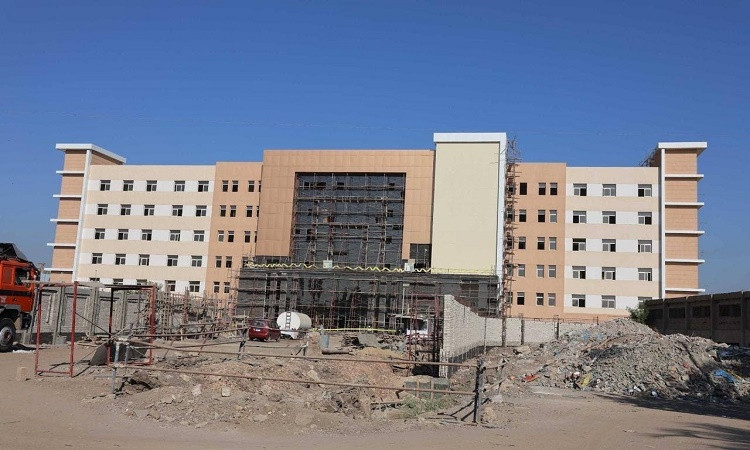 محافظ المنيا يستعرض إنجازات القطاع الصحي خلال 2025