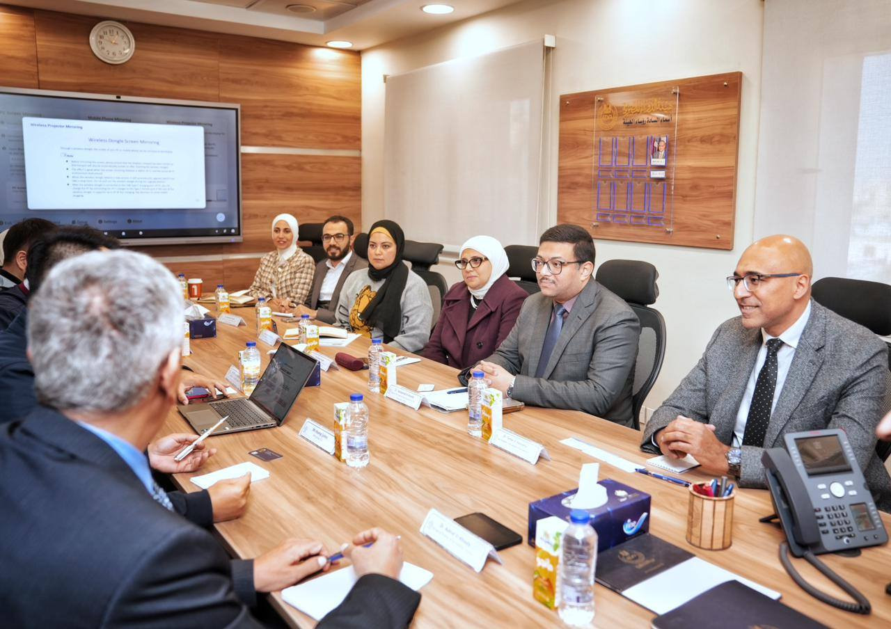 رئيس هيئة الدواء يبحث مع القابضة للأدوية  توطين الصناعات الدوائية