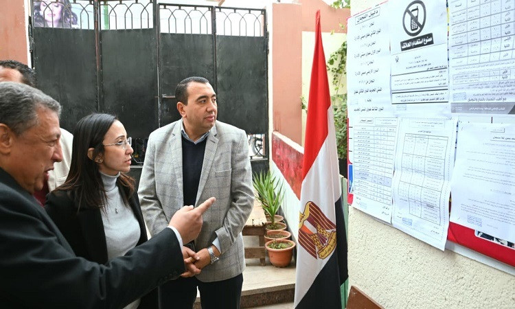 محافظ البحيرة تتفقد عددًا من اللجان بكفر الدوار لمتابعة سير الامتحانات