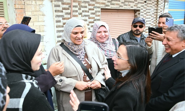 محافظ البحيرة تتفقد عددًا من اللجان بكفر الدوار لمتابعة سير الامتحانات