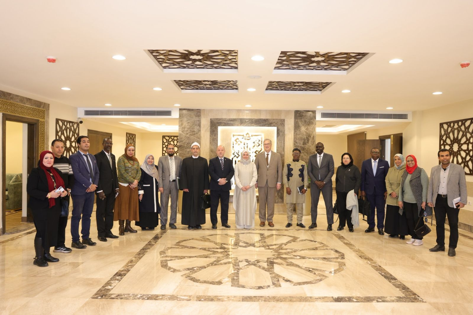 وافدات الازهر شموس مضيئة