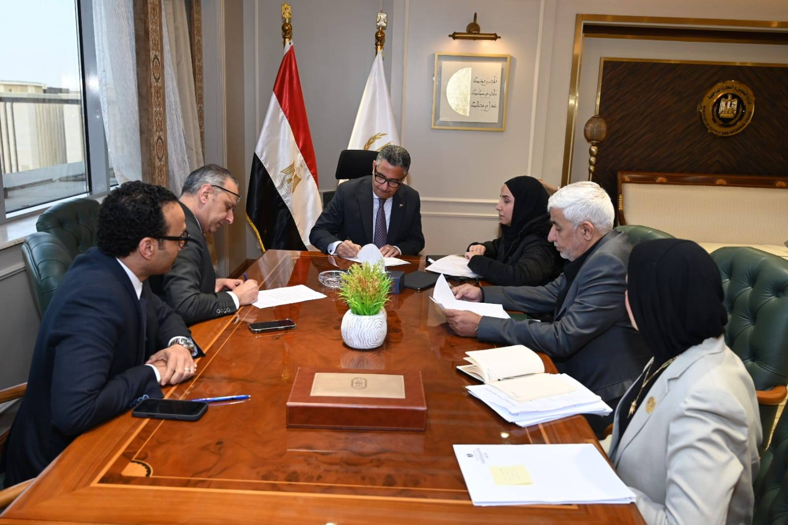 وزير التموين