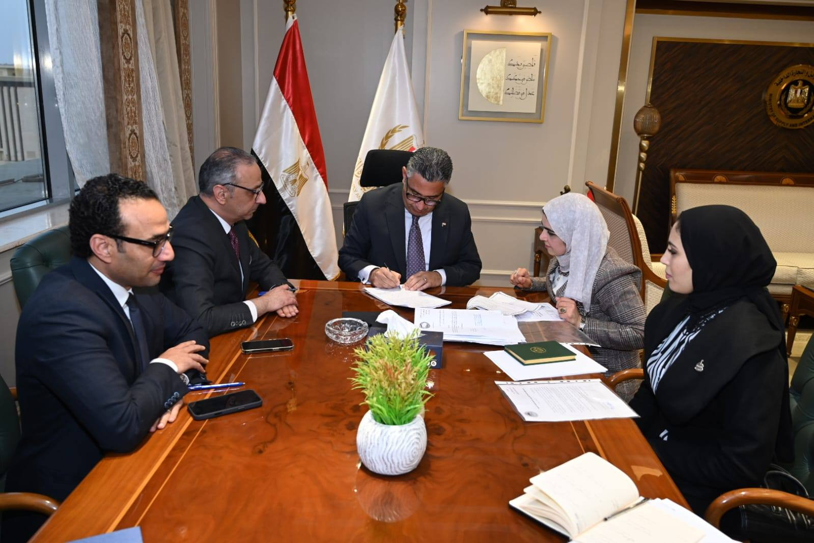 وزير التموين