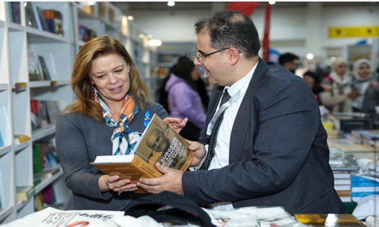 السفارة الأمريكية تعود لمعرض القاهرة الدولي للكتاب بعد غياب منذ 2019