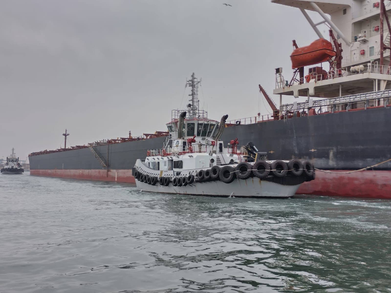 أكبر حمولة بضائع