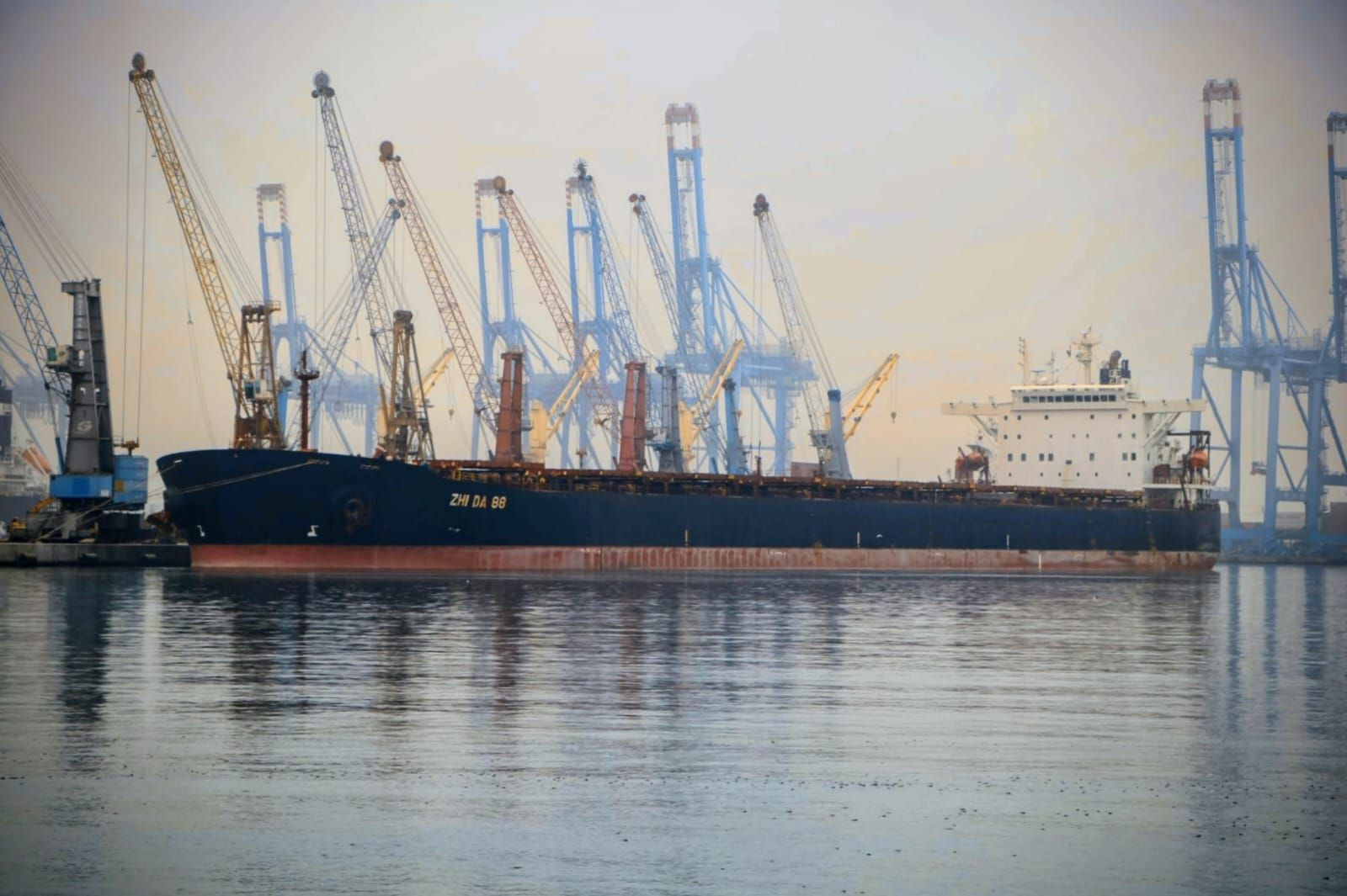 أكبر حمولة بضائع