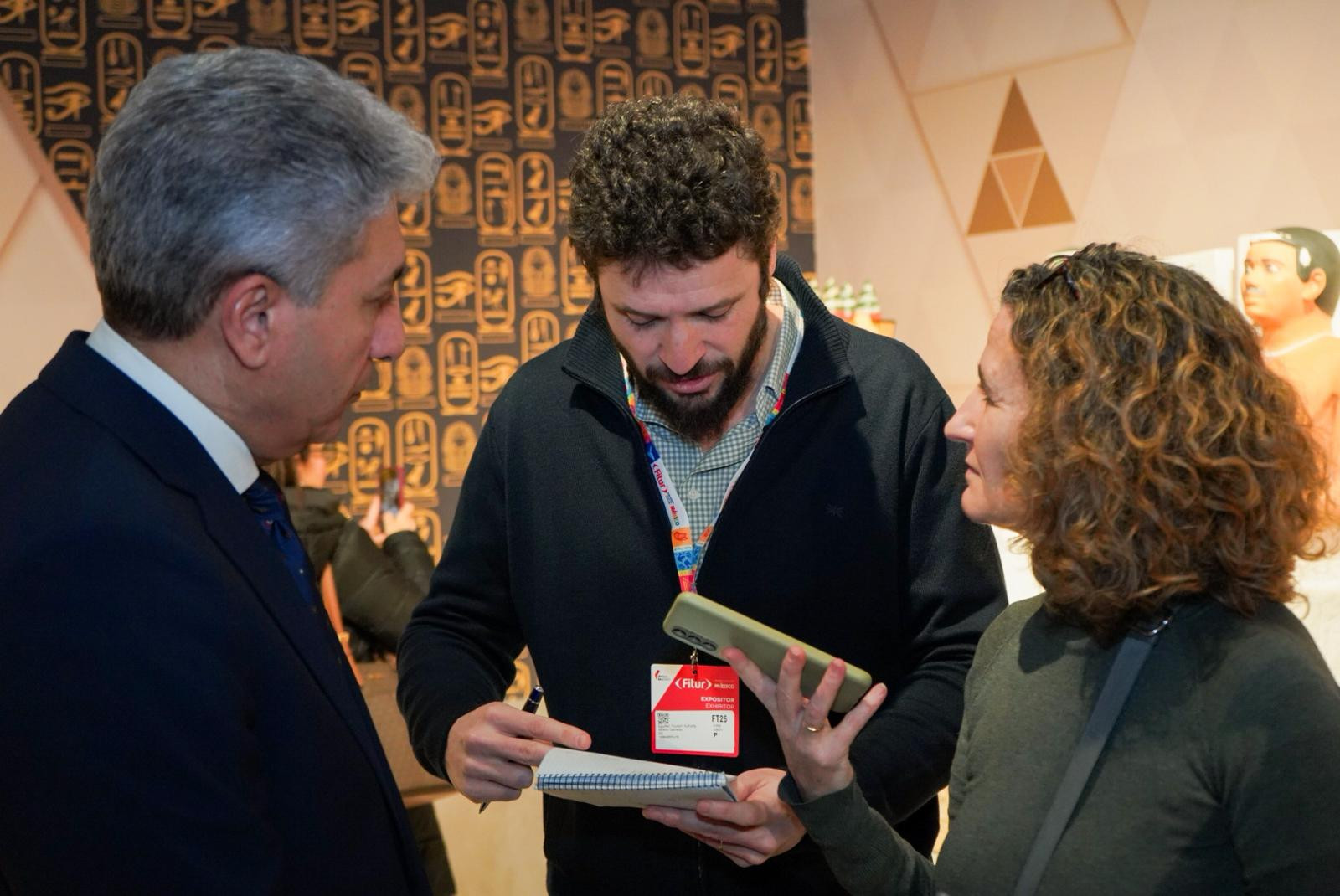 وزير السياحة والآثار