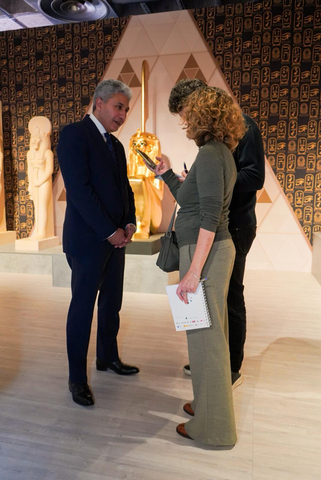 وزير السياحة والآثار