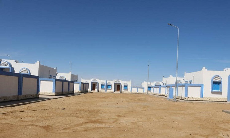 محافظ الجيزة: 50 بيتًا بدويًا بقرية القصر لمواطني الواحات البحرية