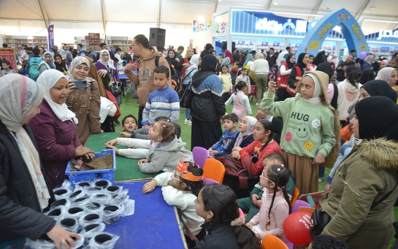 متحف الطفل نجح في استقطاب العشرات من زوار معرض الكتاب فى نسخته ٥٧