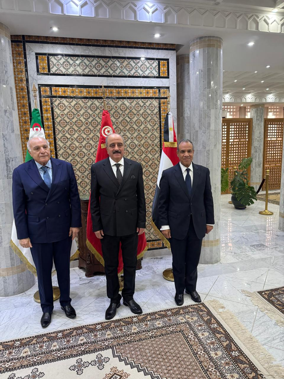 وزير الخارجية