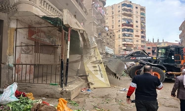 محافظ القليوبية يتابع حملات تحسين مستوى النظافة ورفع الإشغالات بشبرا ا