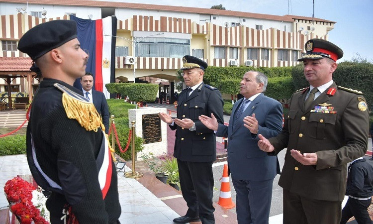 محافظ بورسعيد يزور قوات أمن بورسعيد ويقدم التهنئة لأفراد وضباط الشرطة