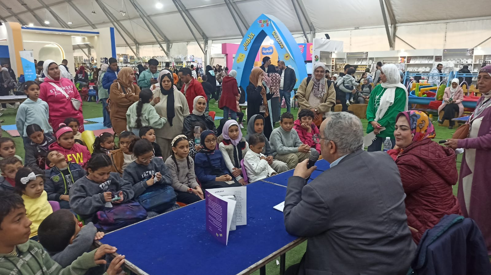 الشاعر الأردني 