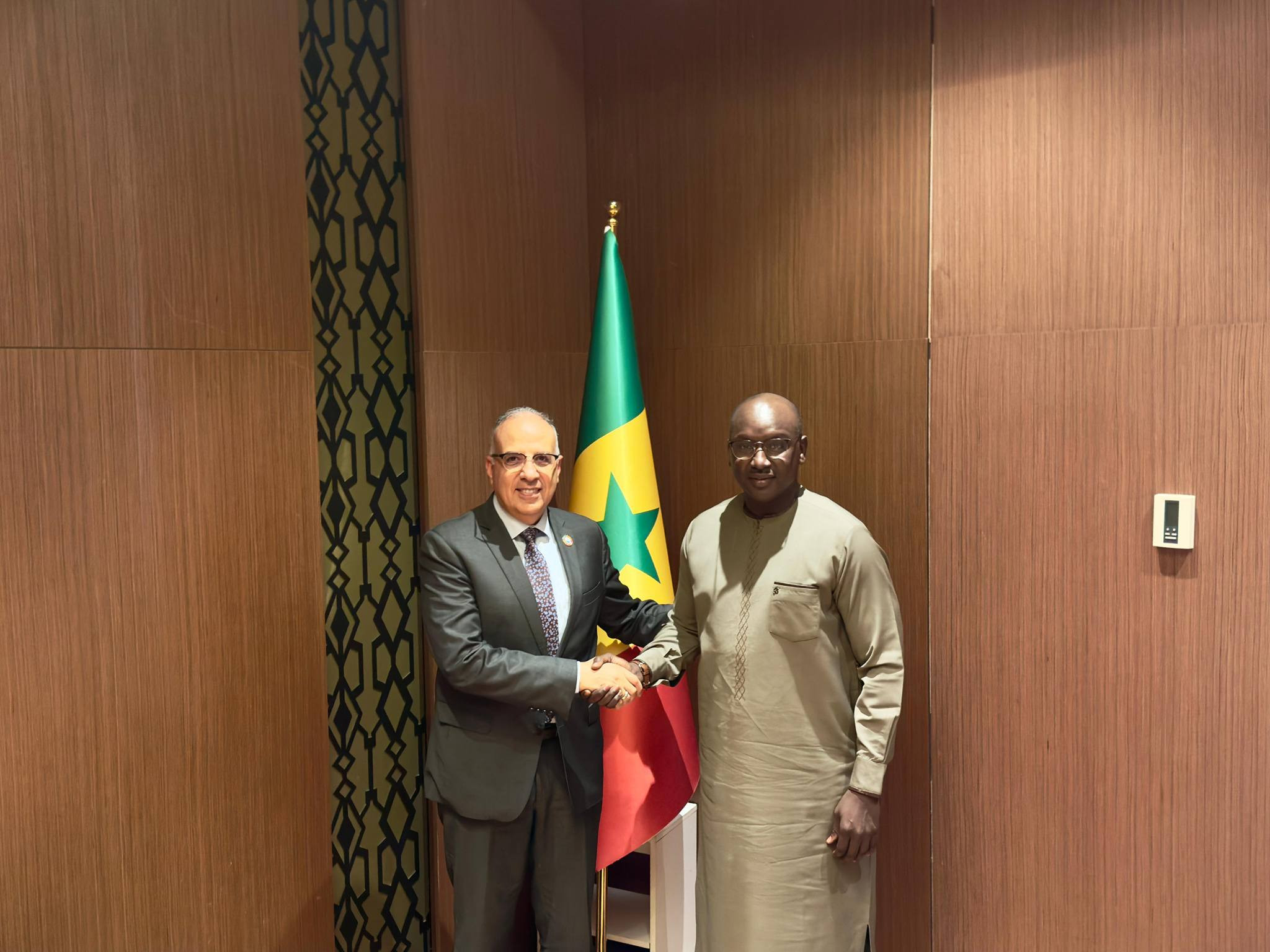 وزير الري ونظيره السنغالي