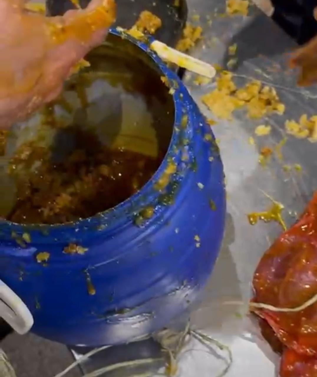 مخدرات داخل عبوات عسل