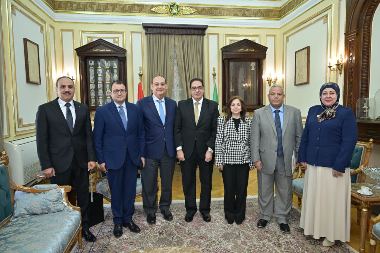 رئيس جامعة القاهرة