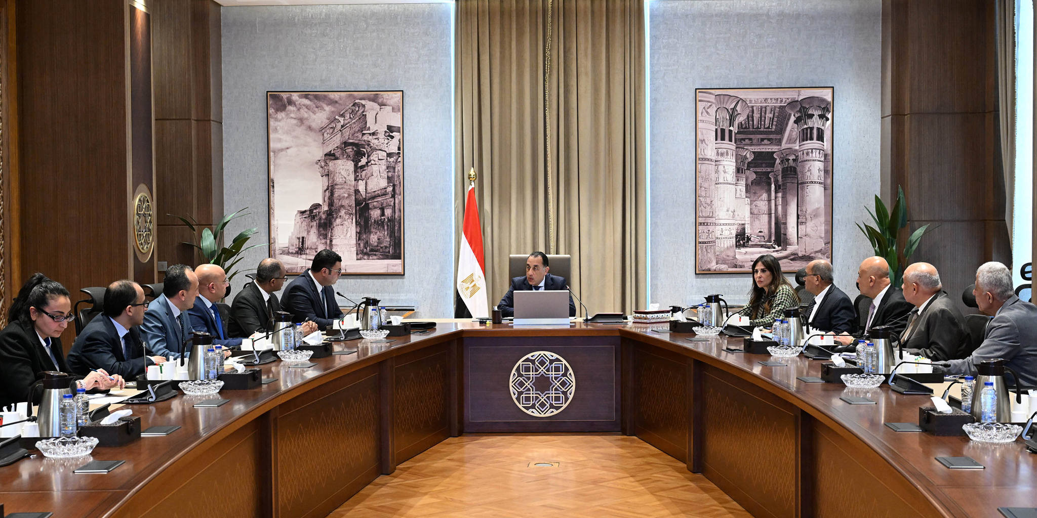 رئيس الوزراء يتابع