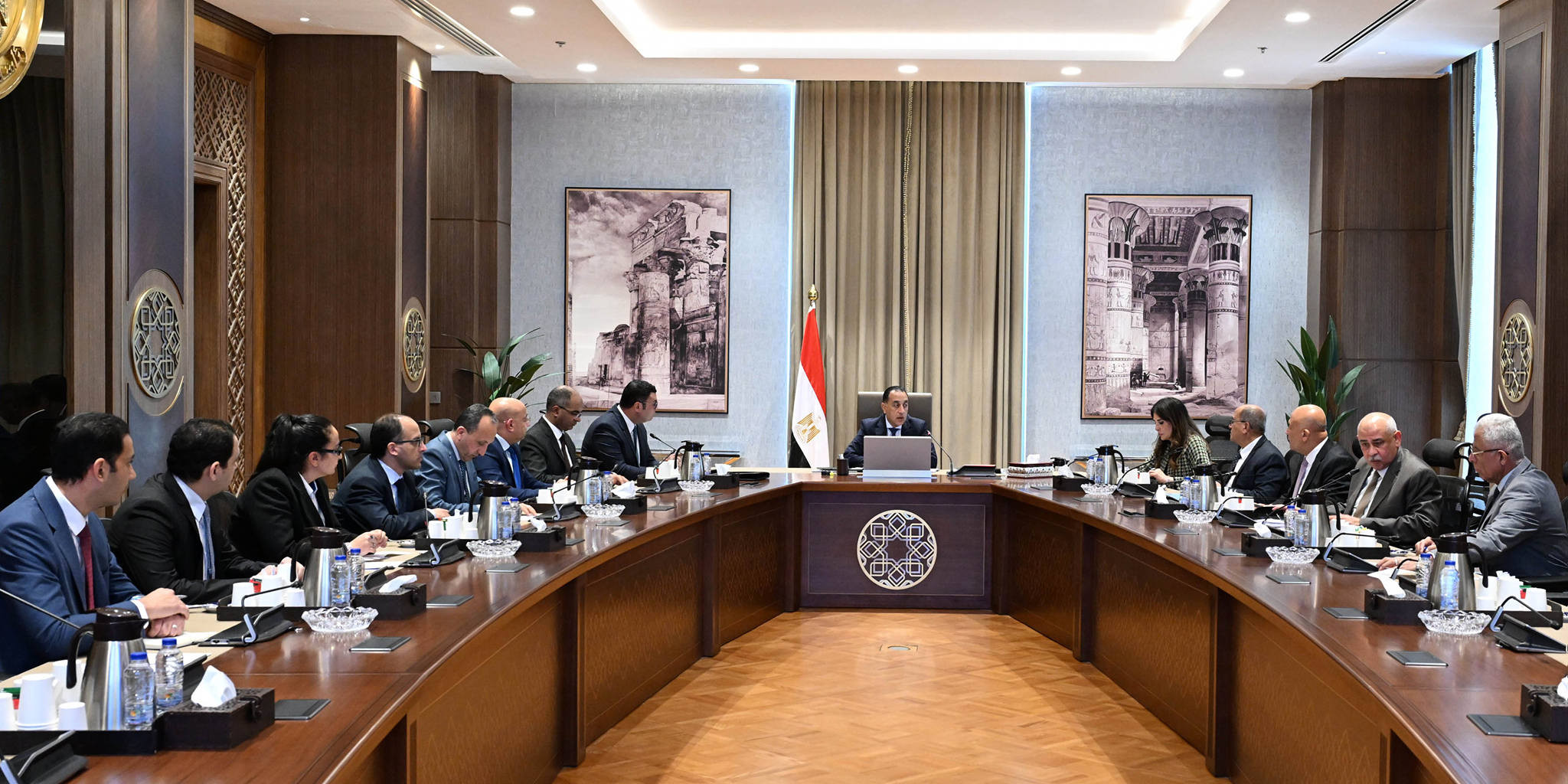 رئيس الوزراء يتابع