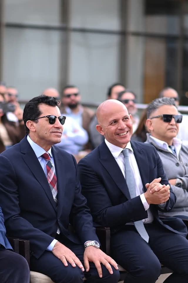 وزير الشباب والرياضة