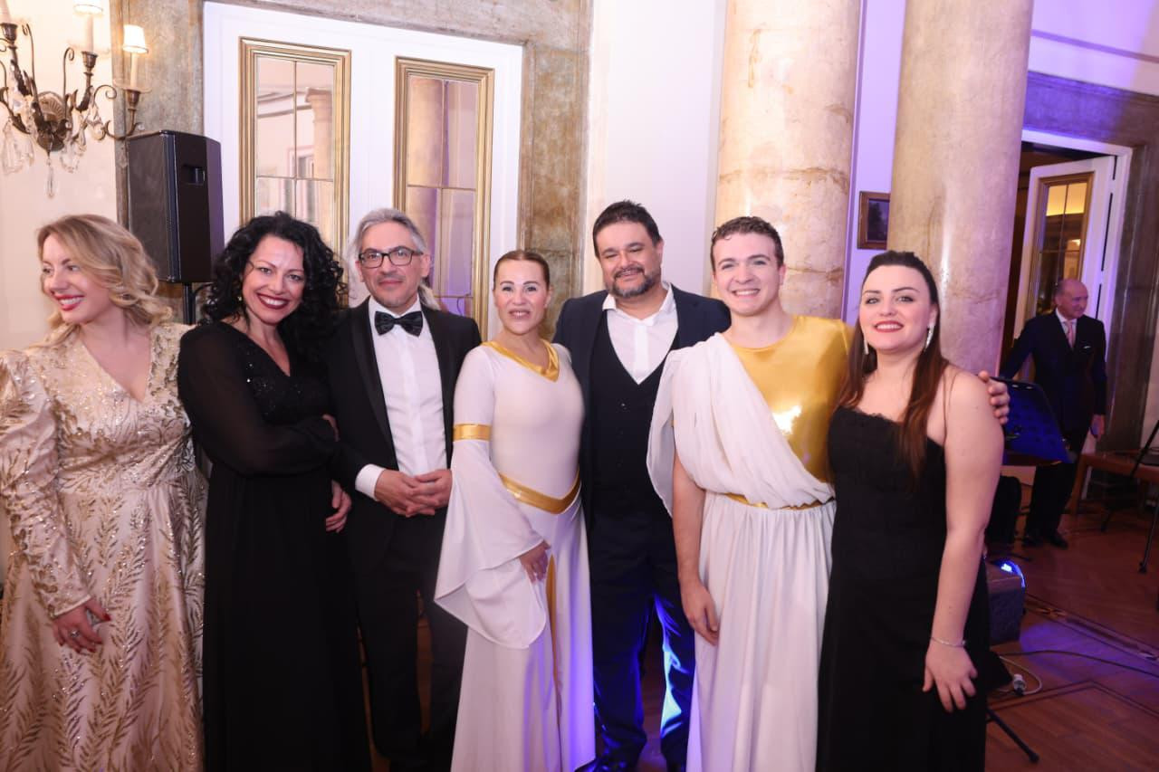 احتفالية اوبرا توت