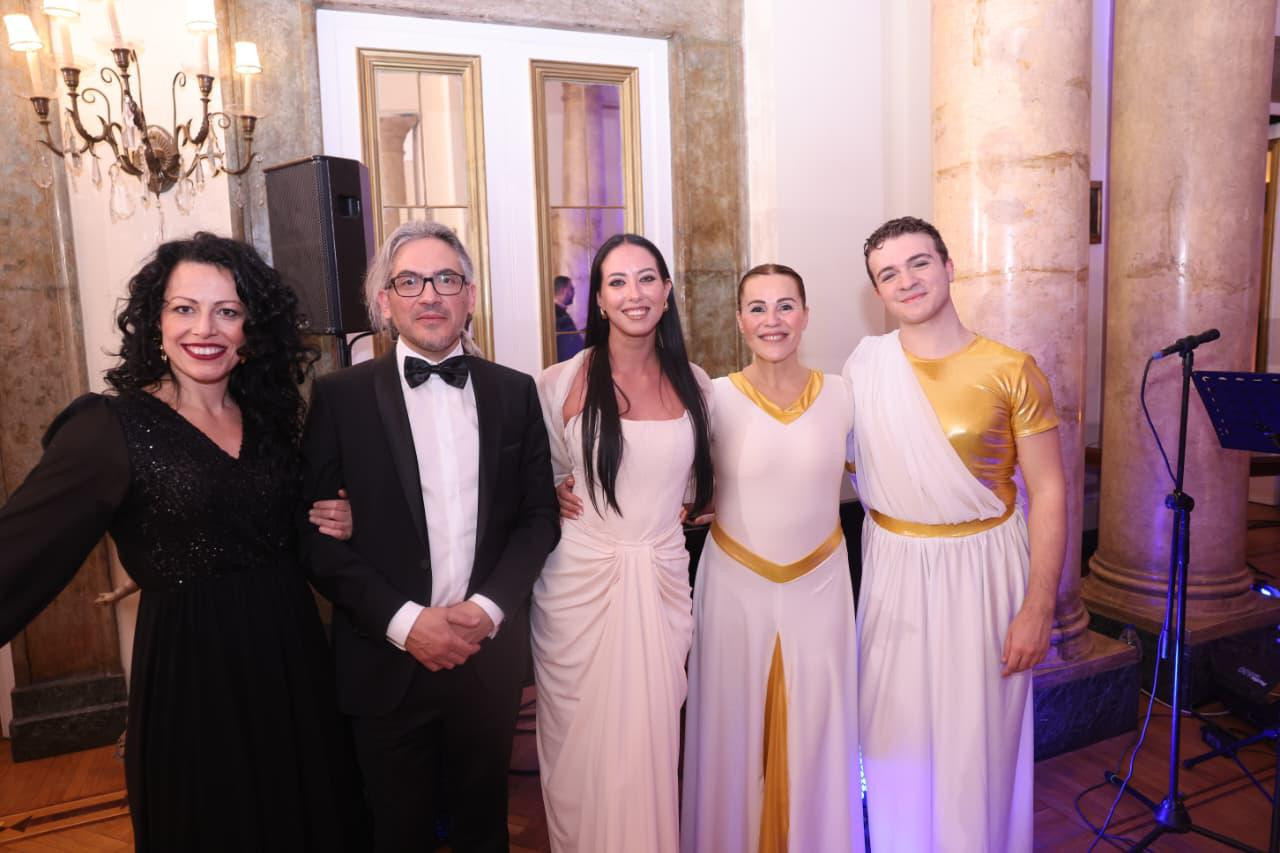 احتفالية اوبرا توت