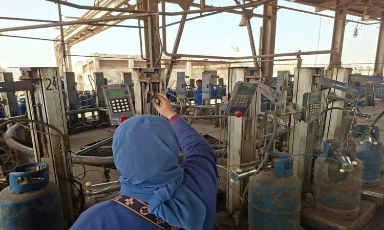 حافظ الفيوم يوجه بتكثيف الرقابة على محطات تعبئة البوتاجاز بمركز طامية