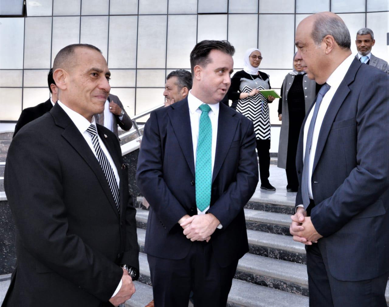 صور..وزير الطيران يلتقي وفد إدارة الطيران الفيدرالي الأمريكية (FAA)