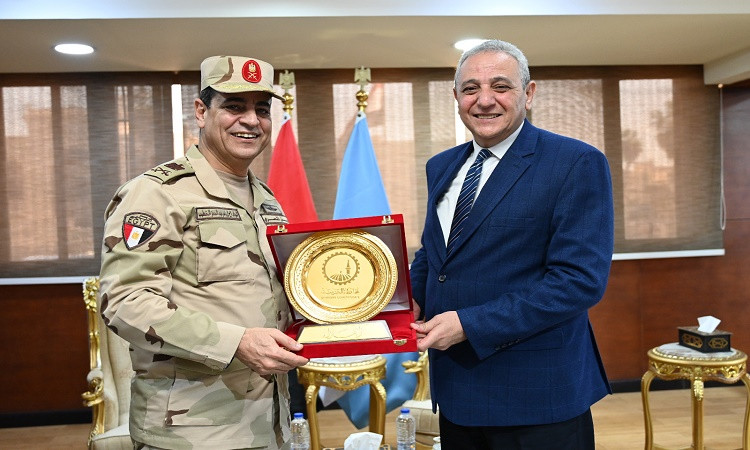 محافظ الغربية يستقبل قائد المنطقة الشمالية ويناقشان تعزيز التعاون المش