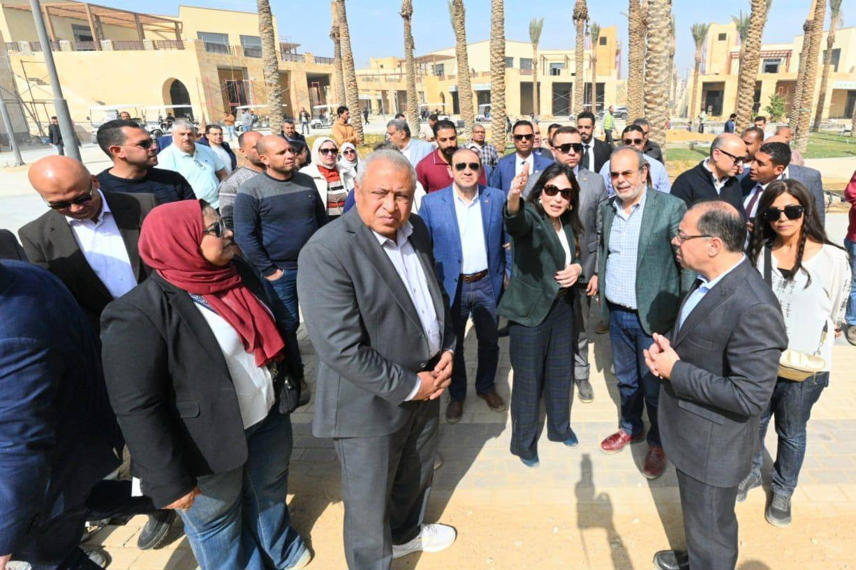 وزيرة الاسكان