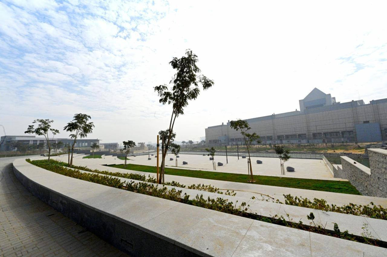 وزيرة الاسكان