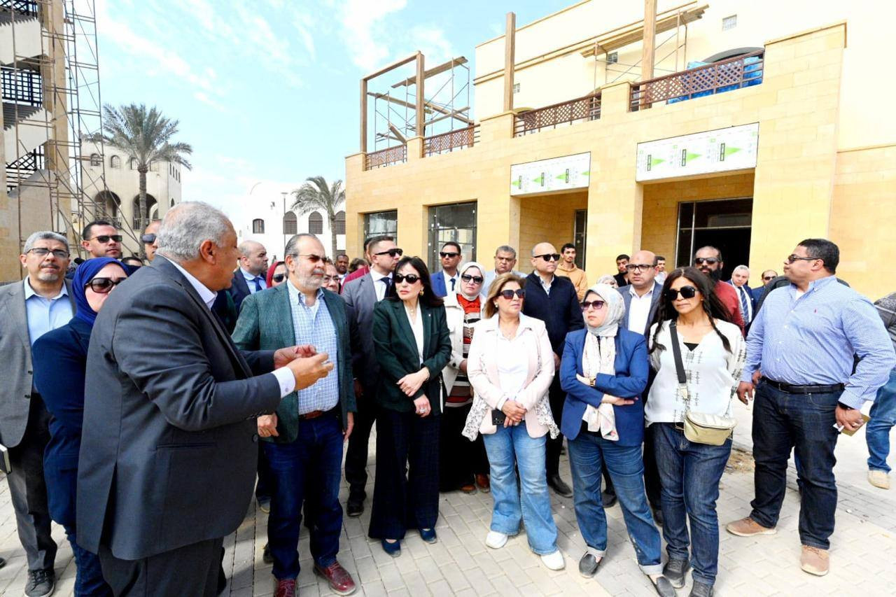 وزيرة الاسكان