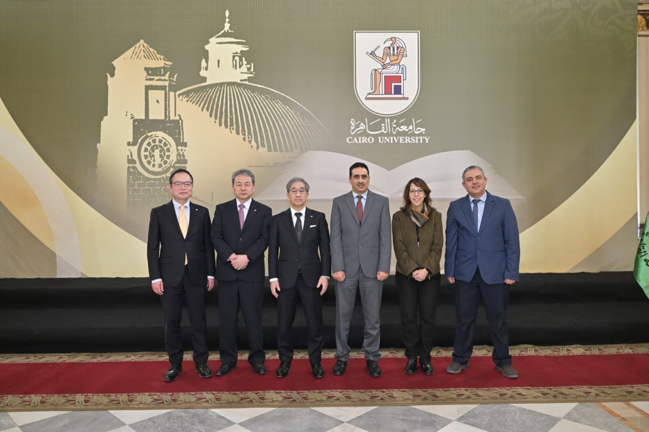 نائب رئيس جامعة القاهرة