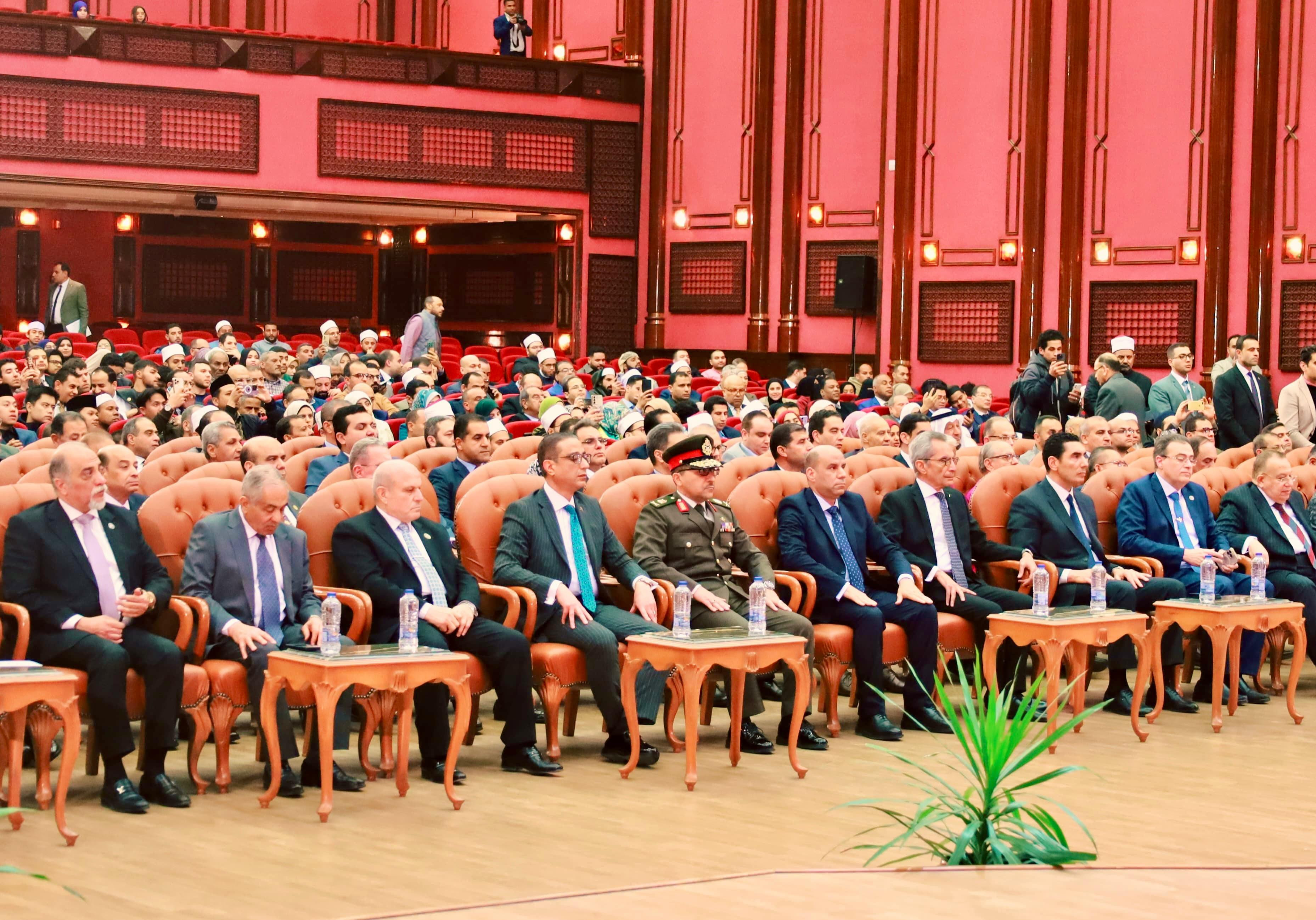 رئيس هيئة النيابة الإدارية يشهد