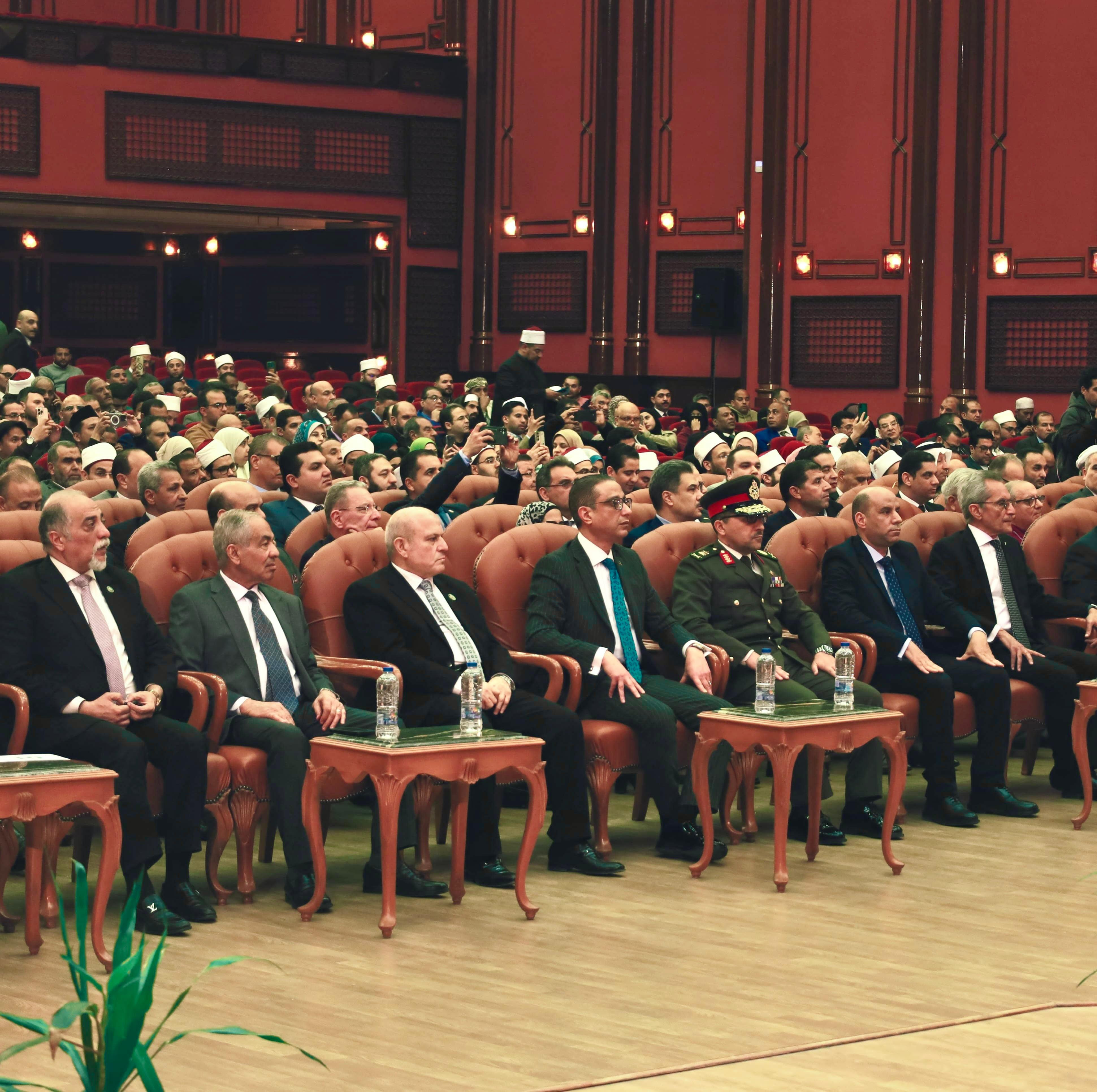 رئيس هيئة النيابة الإدارية يشهد