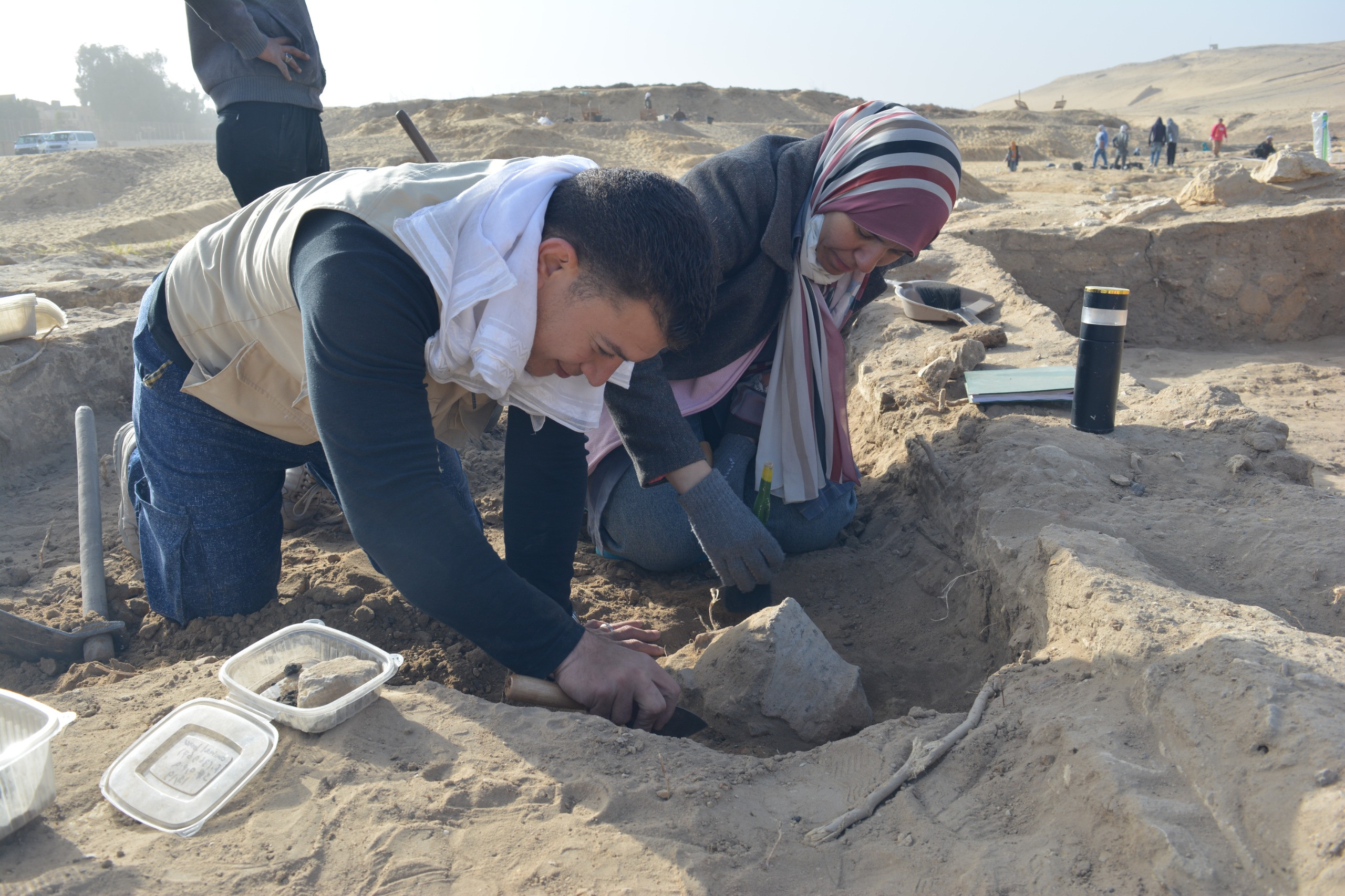 المدرسة الميدانية المُتقدمة للحفائر &lrm;