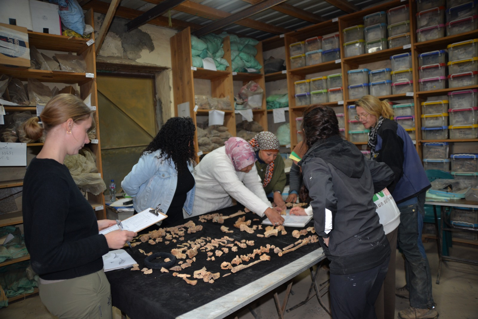 المدرسة الميدانية المُتقدمة للحفائر &lrm;