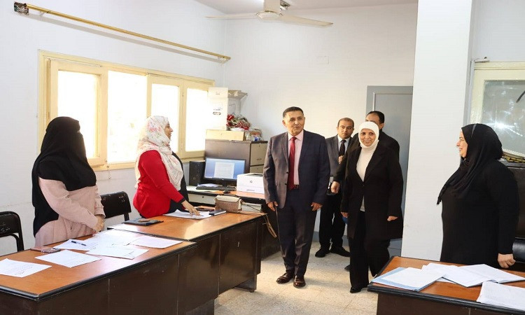 محافظ القليوبية يقدم التهنئة للعاملين بالديوان العام بمناسبة شهر رمضان