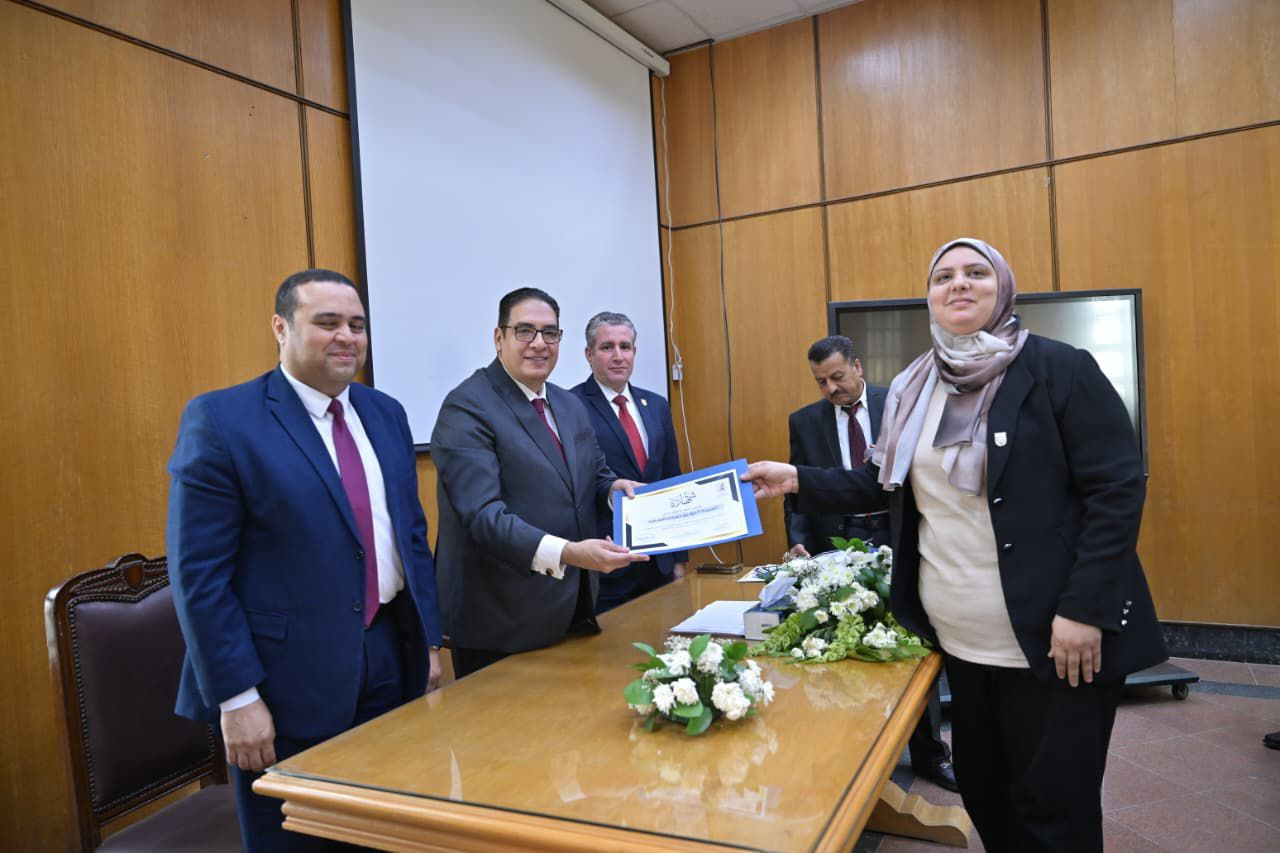 جامعة القاهرة