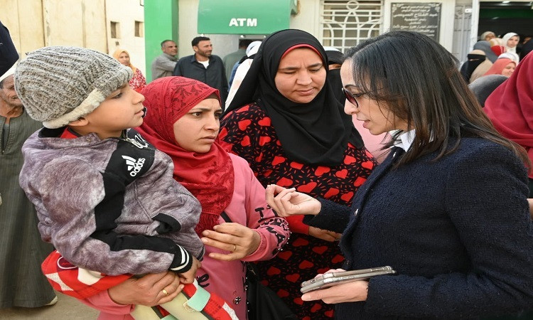 محافظ البحيرة تتفقد مكتب البريد بسيدى غازى خلال جولة ميدانية مفاجئة