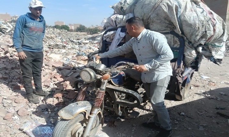 محافظ الجيزة: التحفظ على 57 عربة كارو وتروسيكل خلال حملات موسعة للتصدي